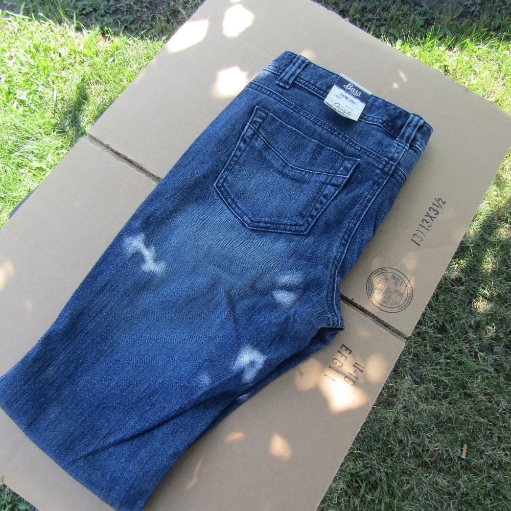G.H. Bass & Co. Size 2 Short Jeans - Picture 4 of 5